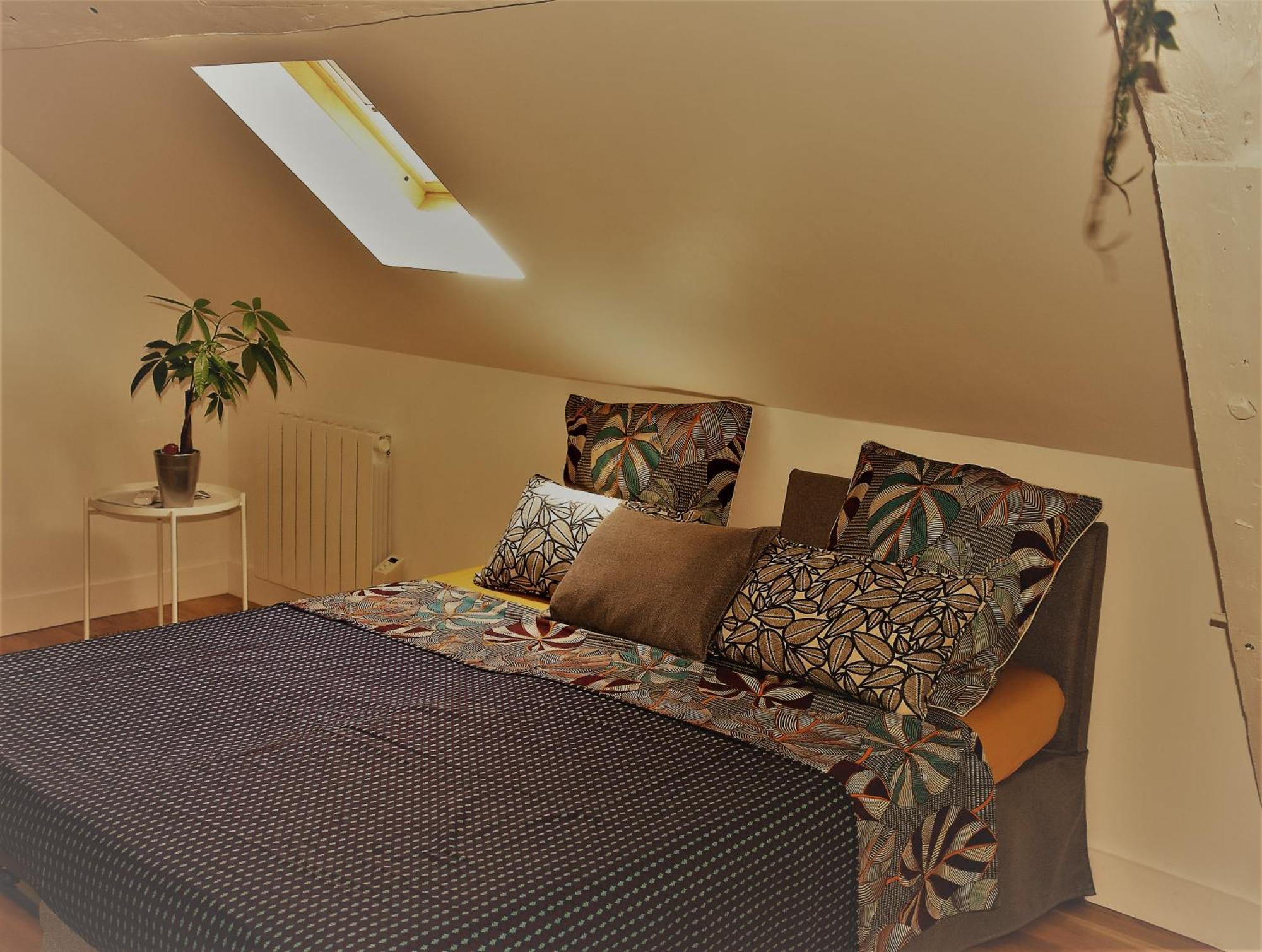 Quietude Au Bord De Loire. Apartment Orleans Bagian luar foto
